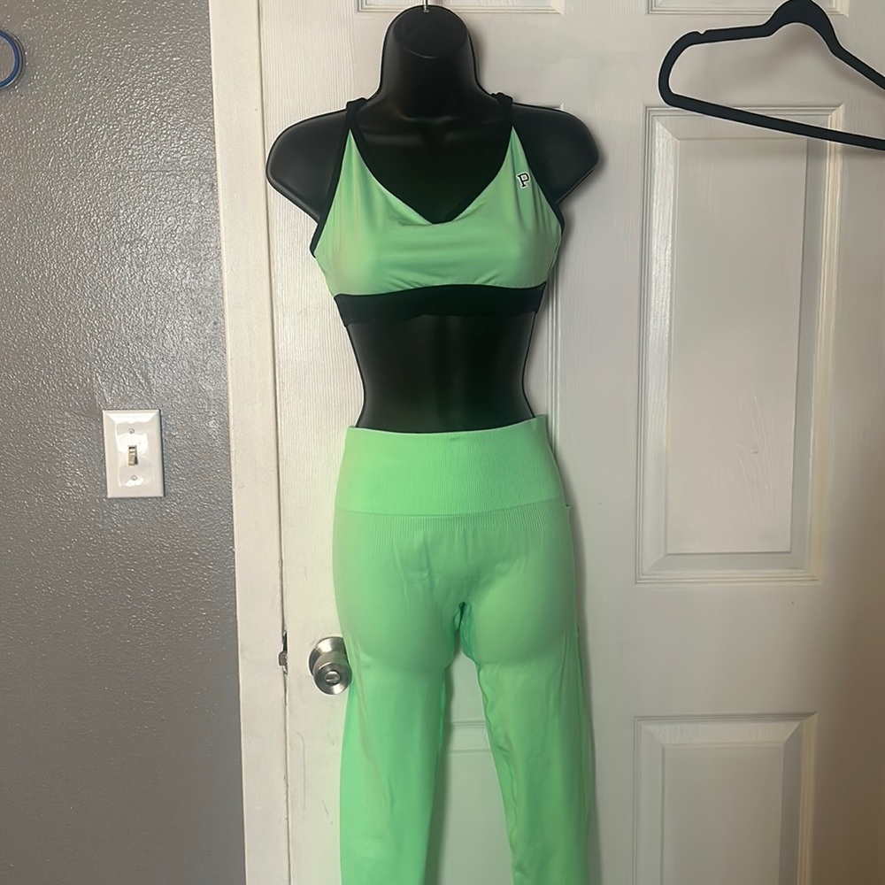 VS Pink set Sz M/L